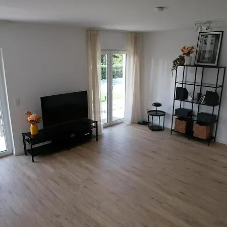 Komplettes Haus Modern 2024 Eroeffnet Lägenhet