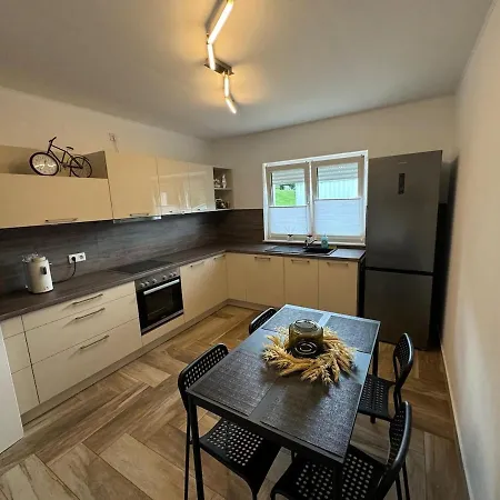 Appartement Komplettes Haus Modern 2024 Eroeffnet *